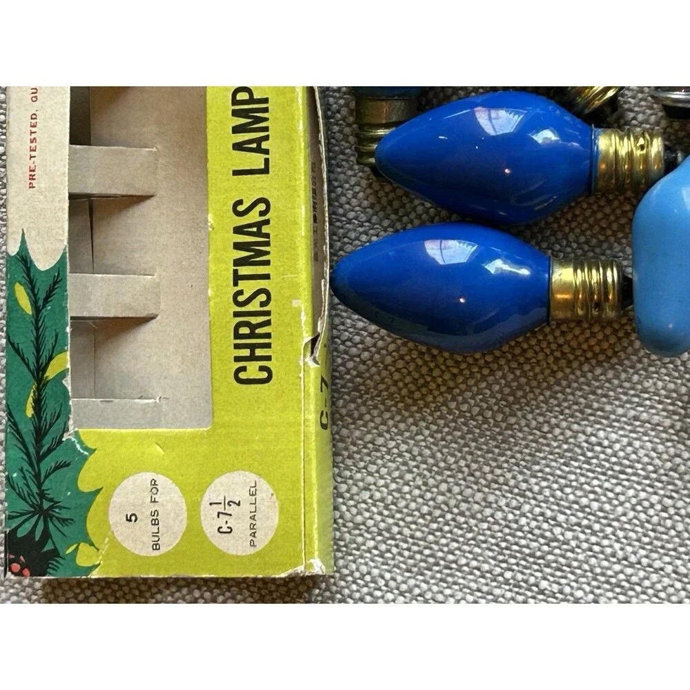 Vintage Holiday / Christmas String Lights w/ 8 additional blue replacement blubs